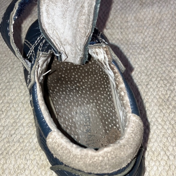 Infant size 5 leather Navy Walker Shoes with Secure Straps - Picture 12 of 16